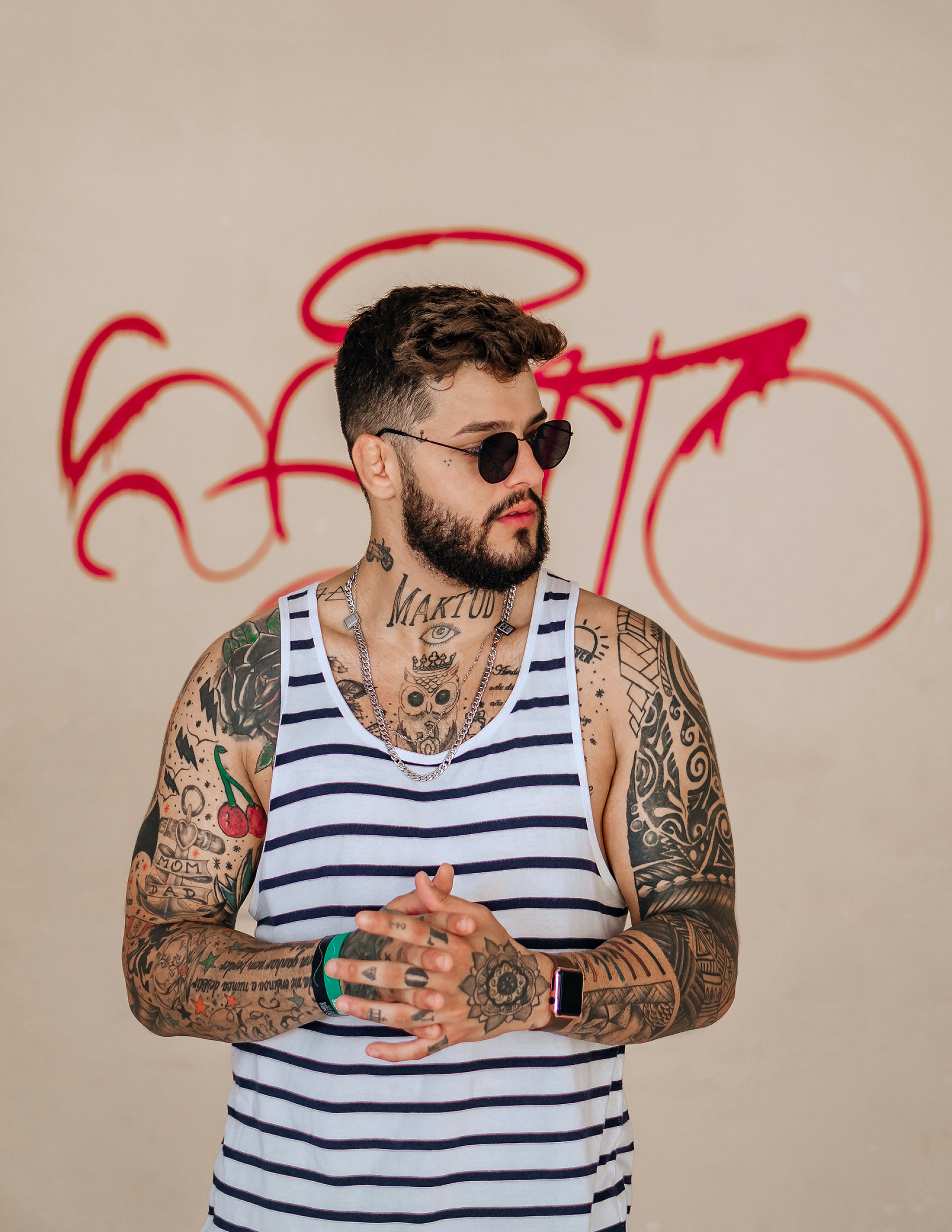 Rae Whitlock sketching a large-scale back piece.